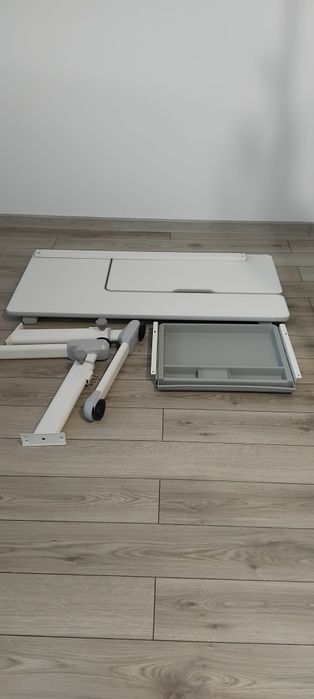Birou pentru copii, multifunctional, A+, cu inaltime reglabila,