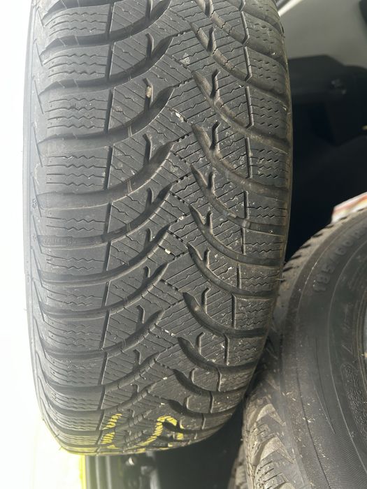 De vanzare set cauciucuri si jante