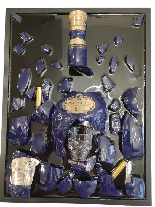 Картини с маркови бутилки