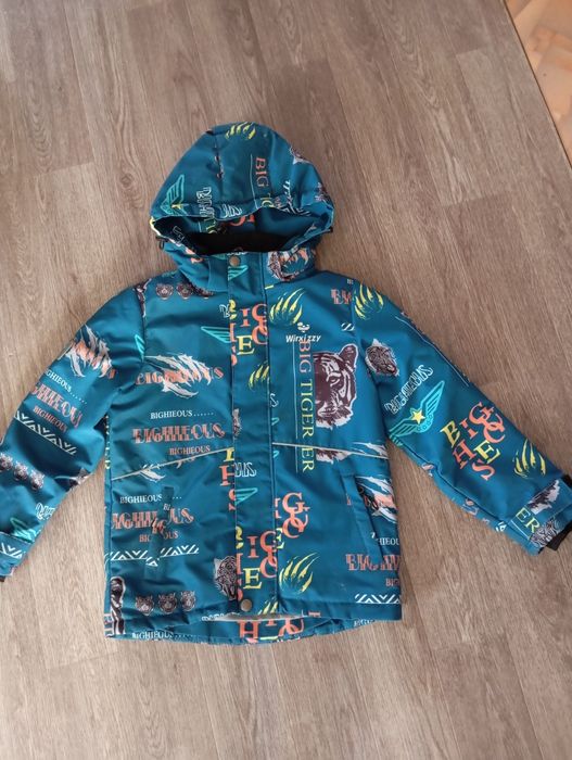 Продам демисезонный костюм на мальчика