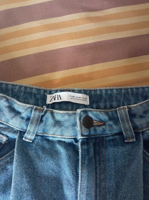 Много дънки на Зара