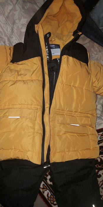 Продам детский зимний костюм (куртка+комбинезон)