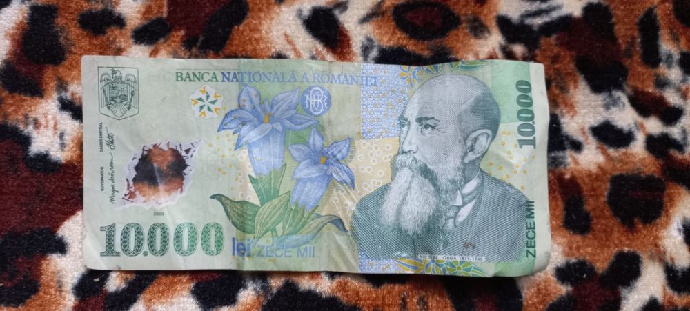 Vand 4 bacnote vechi pentru colectionari