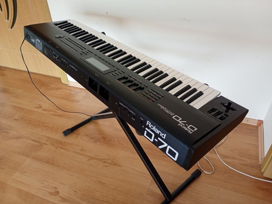 Roland D-70 sintetizator pian digital orga