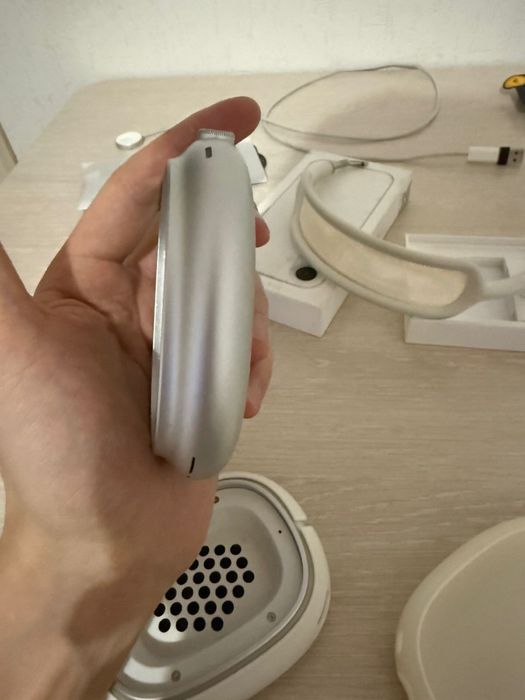 Air pods max 1 поколения