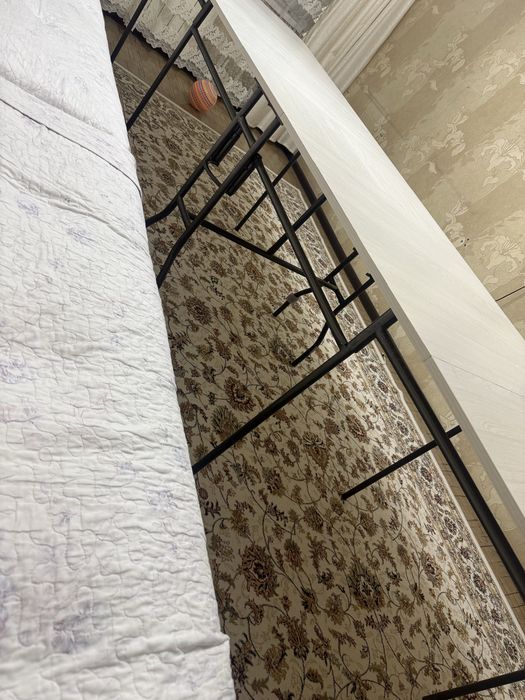 Продаю гостиный стол