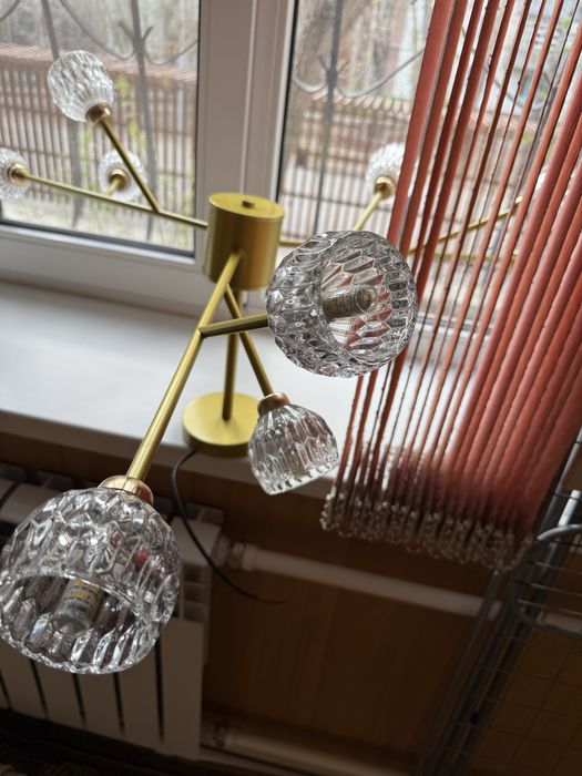 Продам люстру 2000