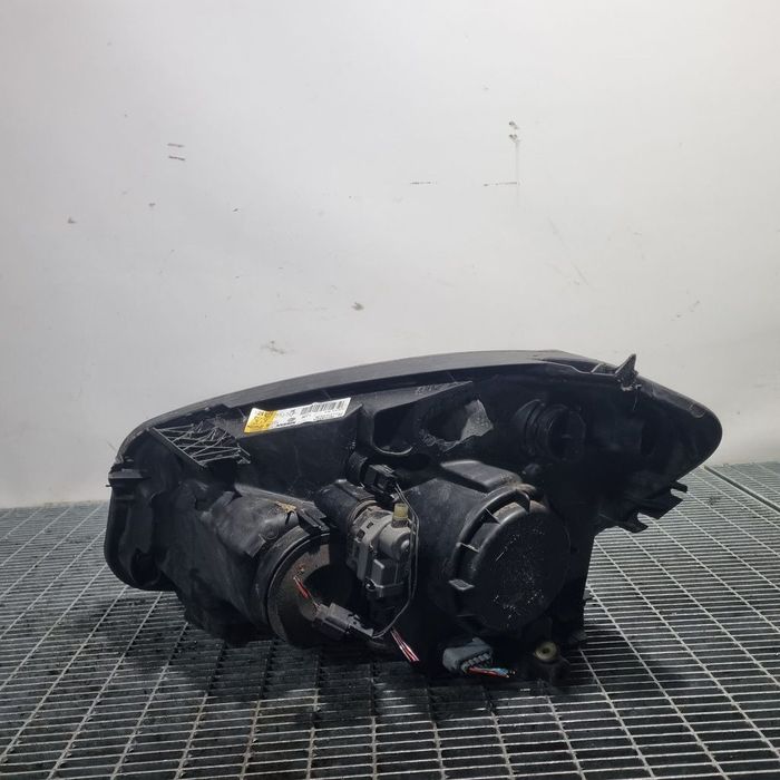 Far Dreapta Nissan Qashqai Facelift 2010 - 2013 SUV 4 Usi (1484) Xenon DOUA CLEME RUPTE