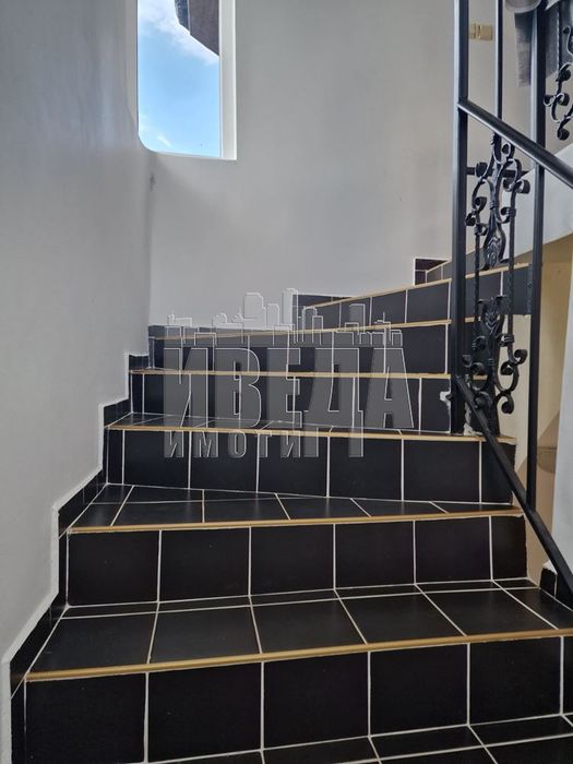 Къща в Варна, област-с.Близнаци площ 147