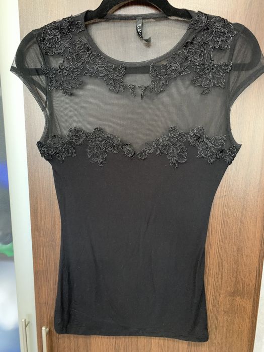 Блуза с прозрачна част