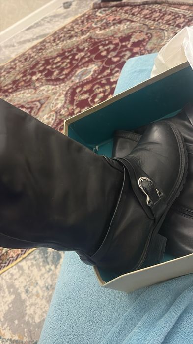 Продам зимние сапоги Баскони