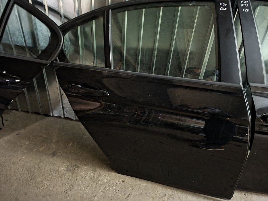 Ușă BMW F30 culoare 668 Schwartz II in stare foarte buna