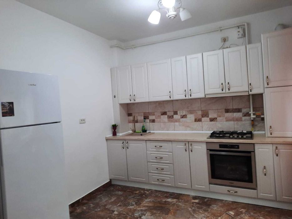 Proprietar inchiriez apartament 2 camere strada Horia km0
