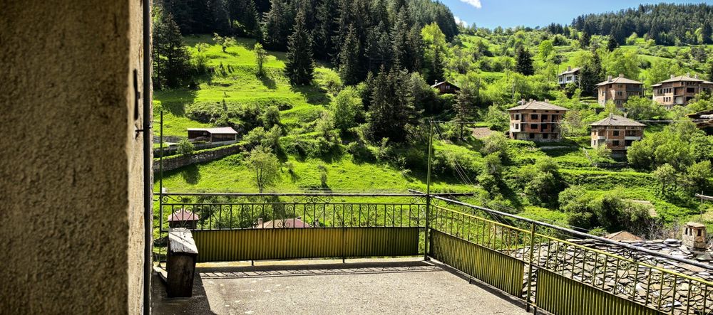 Продава се Къща в с. Забърдо, Област Смолян - 540 кв.м за 80 €/кв.м - Снимка #2