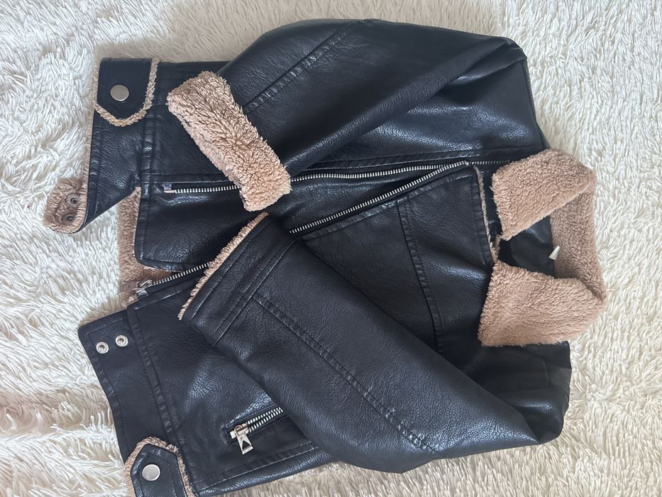 Кож куртка на девочку