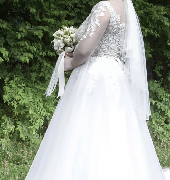 Vand rochie de mireasa, marimea 52