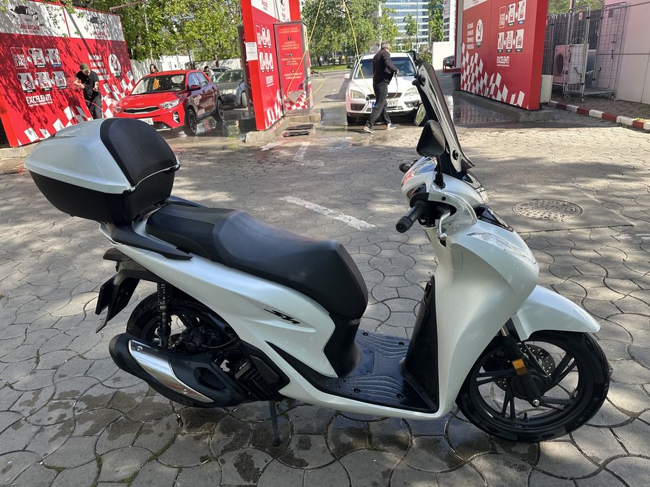 Vânzare Honda SH 125i — înmatriculat 2025