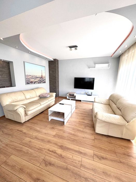 Дава се под наем Тристаен апартамент в Пловдив, Гагарин - 120 кв.м за 612 € - Снимка #1