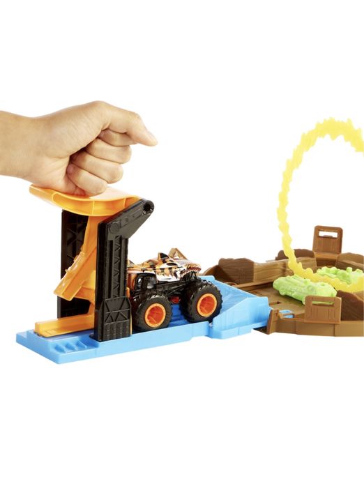 Set de joaca Hot Wheels Monster Trucks - Stunt Tire