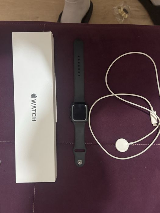 Срочно продам watch Se