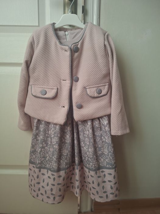 Продам платье доя девочки,теплое