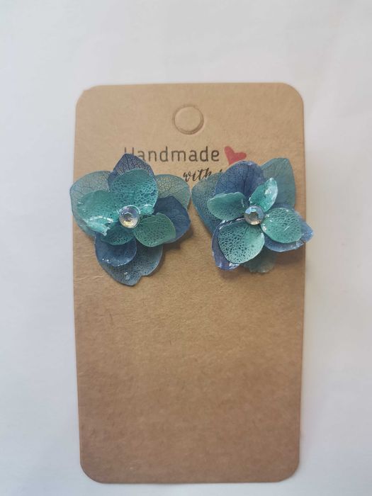 Cercei handmade din rășină