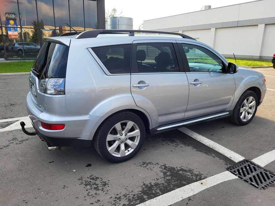 Mitsubishi Outlander 2.2 DI-D 177 CP | 4x4 | 7 Locuri | Manual | Xenon