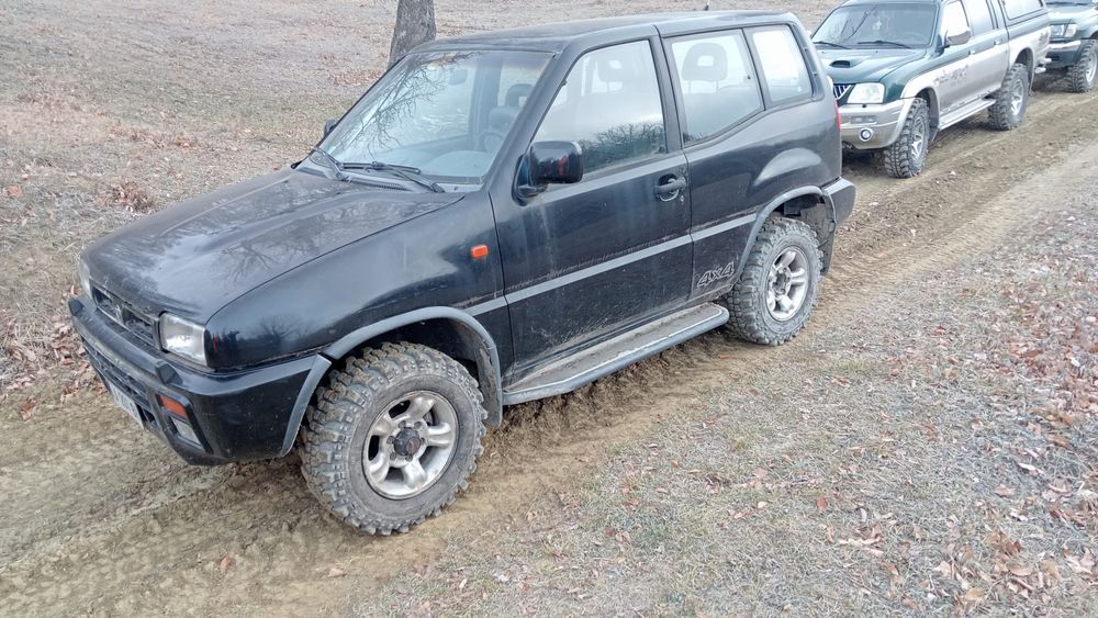 Vând Nissan terrano 2