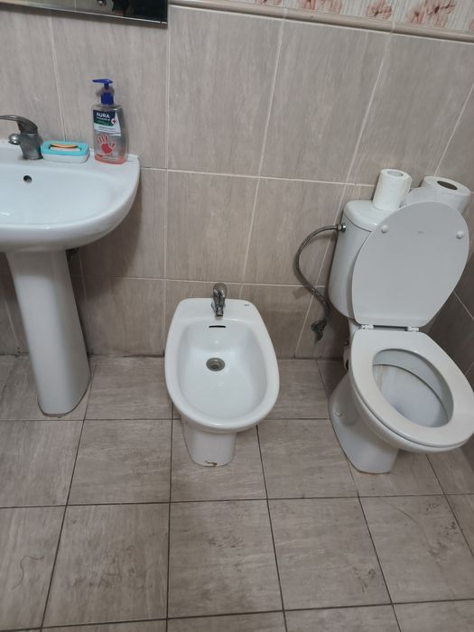 Продам раковины и унитаз