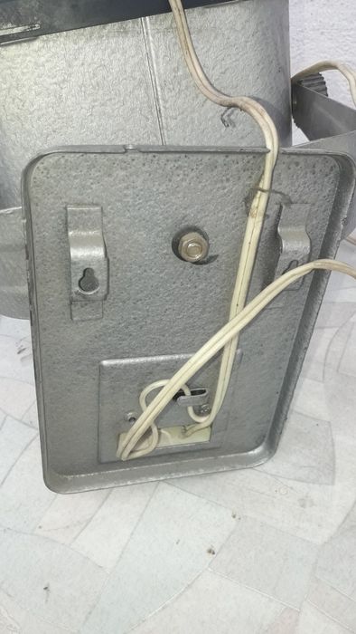 Продам красный фонарь новый.