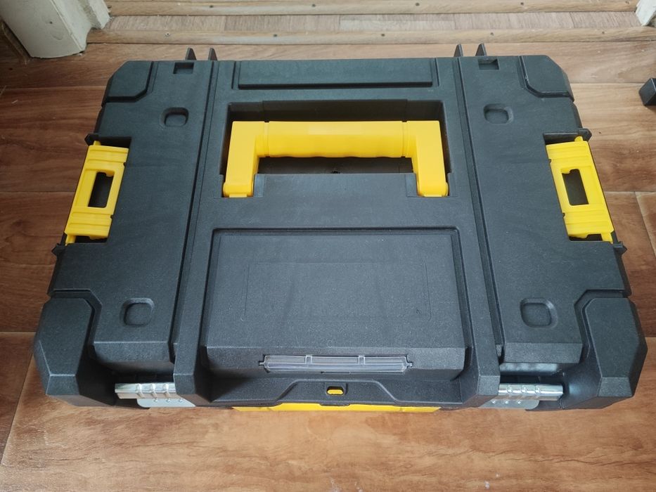 Гайковерт аккумуляторный