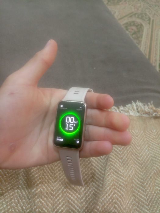 Продам часы спортивные