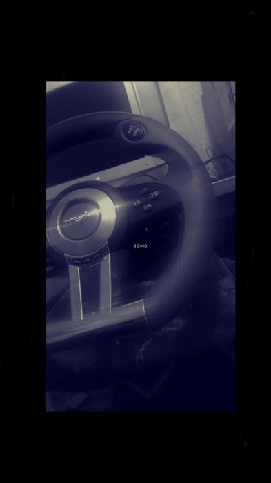 Vand volan gaming myria cu pedale și USB