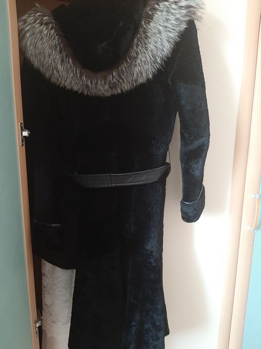 Продам белое платье, шубу мутон