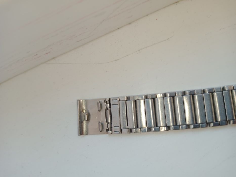 часовник водоустоичив Q Q