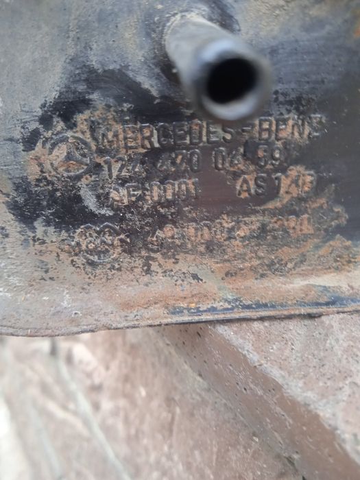 Продам 30.000.мерс124 оригинал