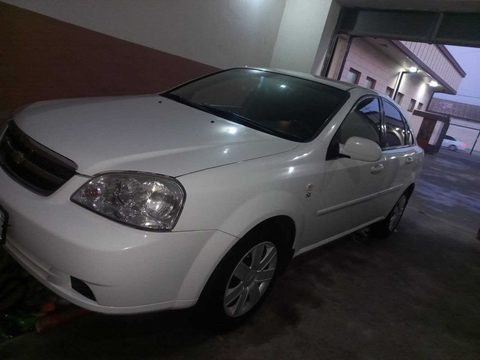 Ласетти 1.8 хороший состояние