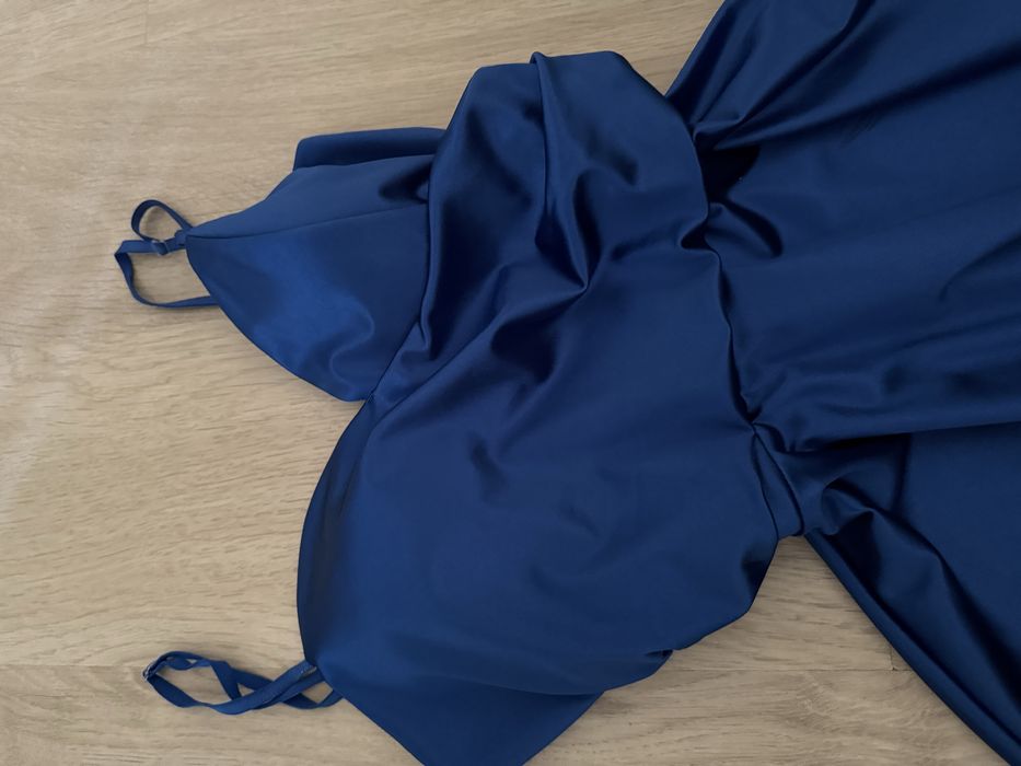 Синя рокля от Напудрени