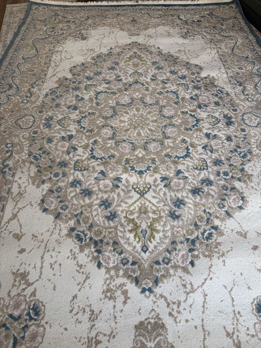 Продам ковер 2*3 5000