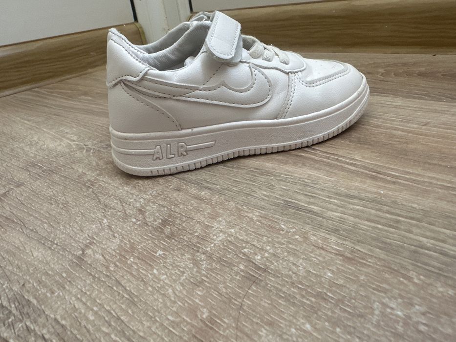 Деский обувь