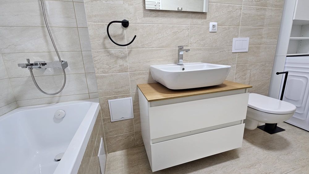 Apartament Nou+parcare+boxa  de inchiriat