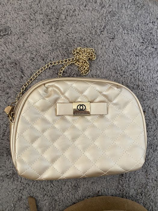 Велурена чанта Mango