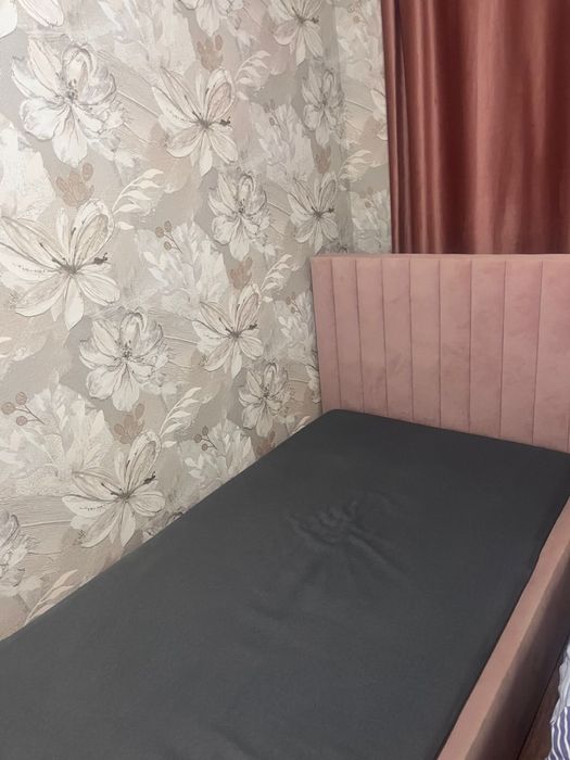 Продаю 2 кровати (90x200 см)