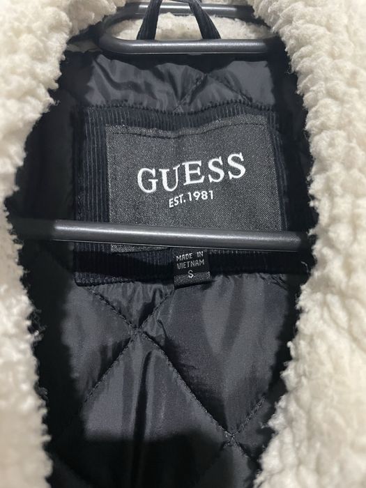 Есенно/зимно яке Guess