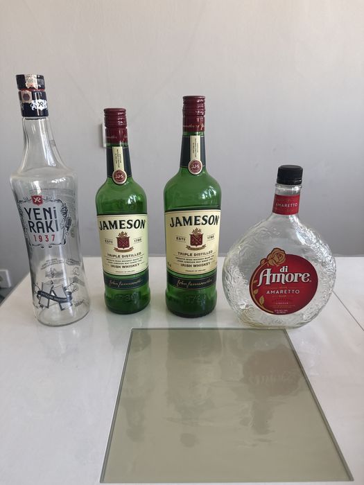 Бутылки стеклянные