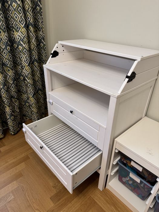 Masuta de infasat - bebelusi IKEA