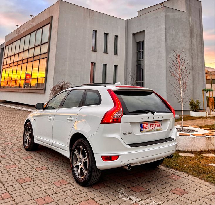Volvo Xc60 R AWD 4x4 2.4 205Cp Camera R Pano City Safety Portbagaj El