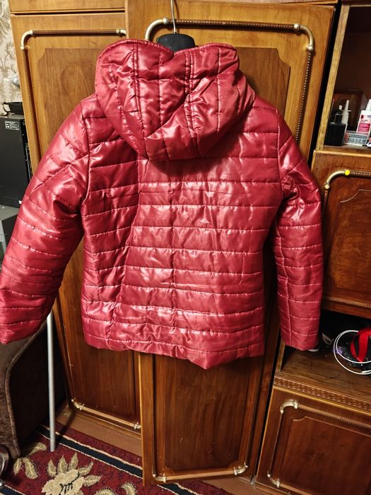 Продам куртку на весну