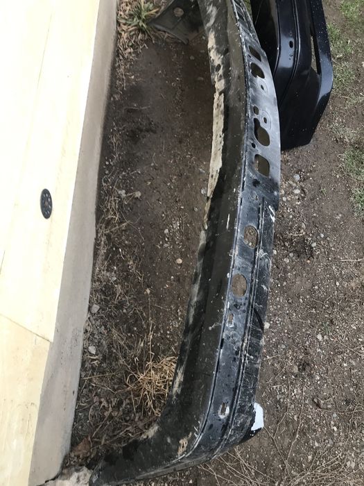 Продам передний бампер Bmw e34 привозной оригинал