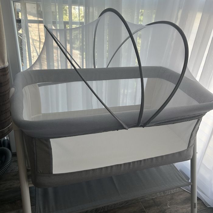 Бебешка кошара с подарък музикална въртележка